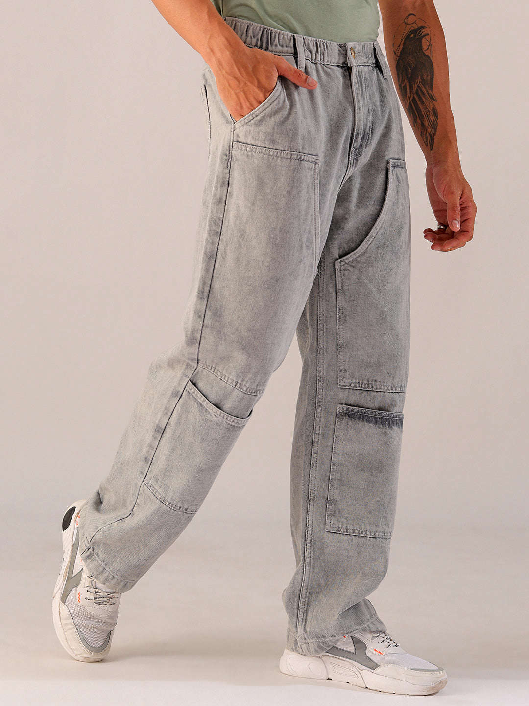 Men's Light Grey Relaxed Fit Solid Utility Jeans - Image 3