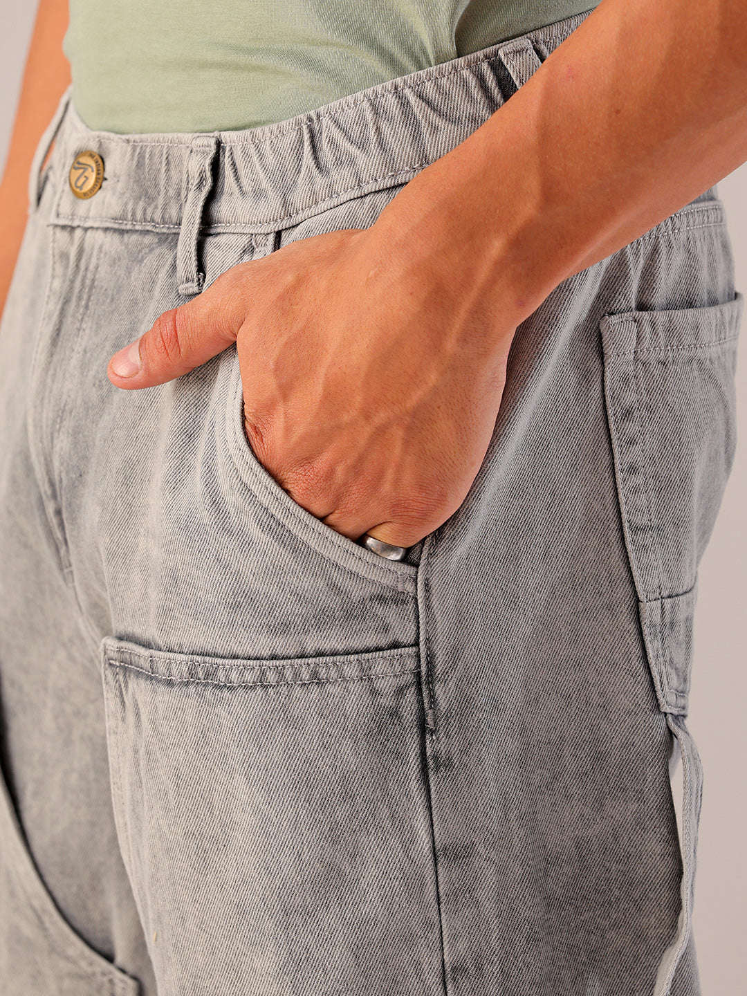 Men's Light Grey Relaxed Fit Solid Utility Jeans - Image 6