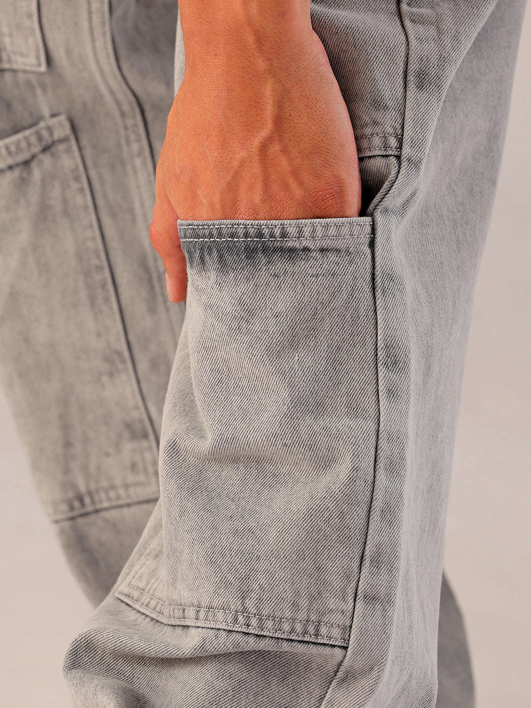 Men's Light Grey Relaxed Fit Solid Utility Jeans - Image 8