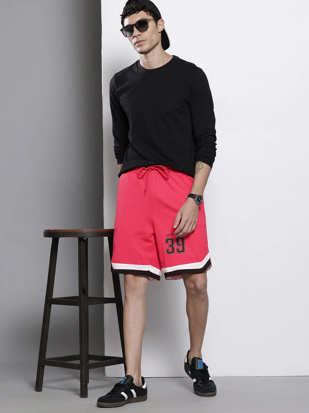 Men's Varsity Print Loose Fit Shorts - Image 2
