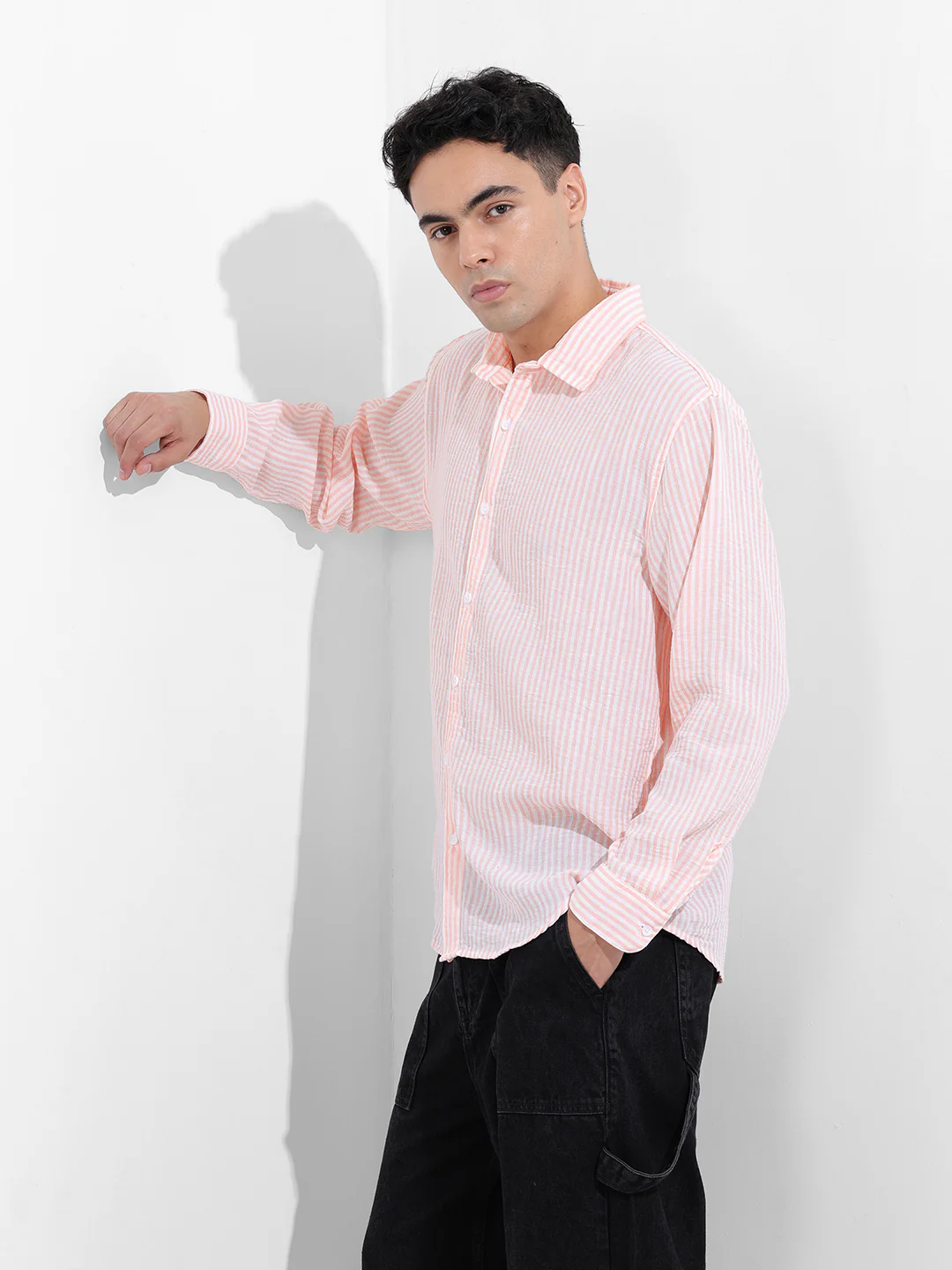 Men's Pink Relaxed Fit Striped Casual Shirt - Image 2