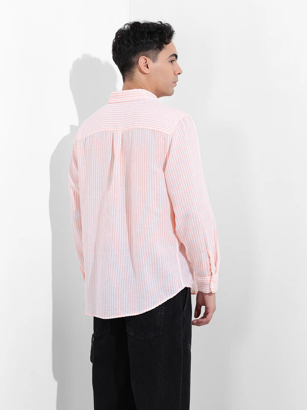 Men's Pink Relaxed Fit Striped Casual Shirt - Image 4