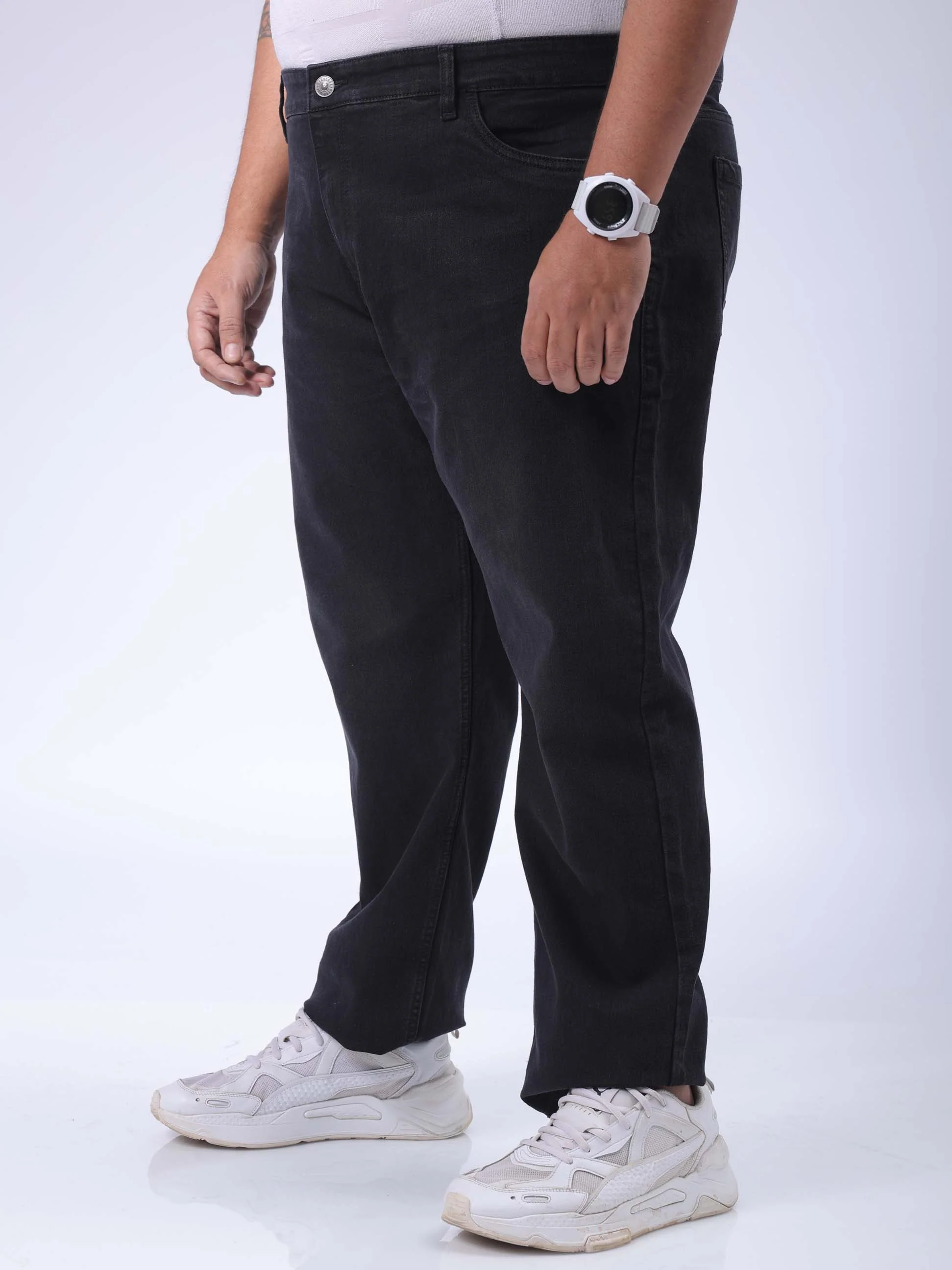 Men's Plus Size Black Vintage Straight Fit Solid Jeans - Image 2