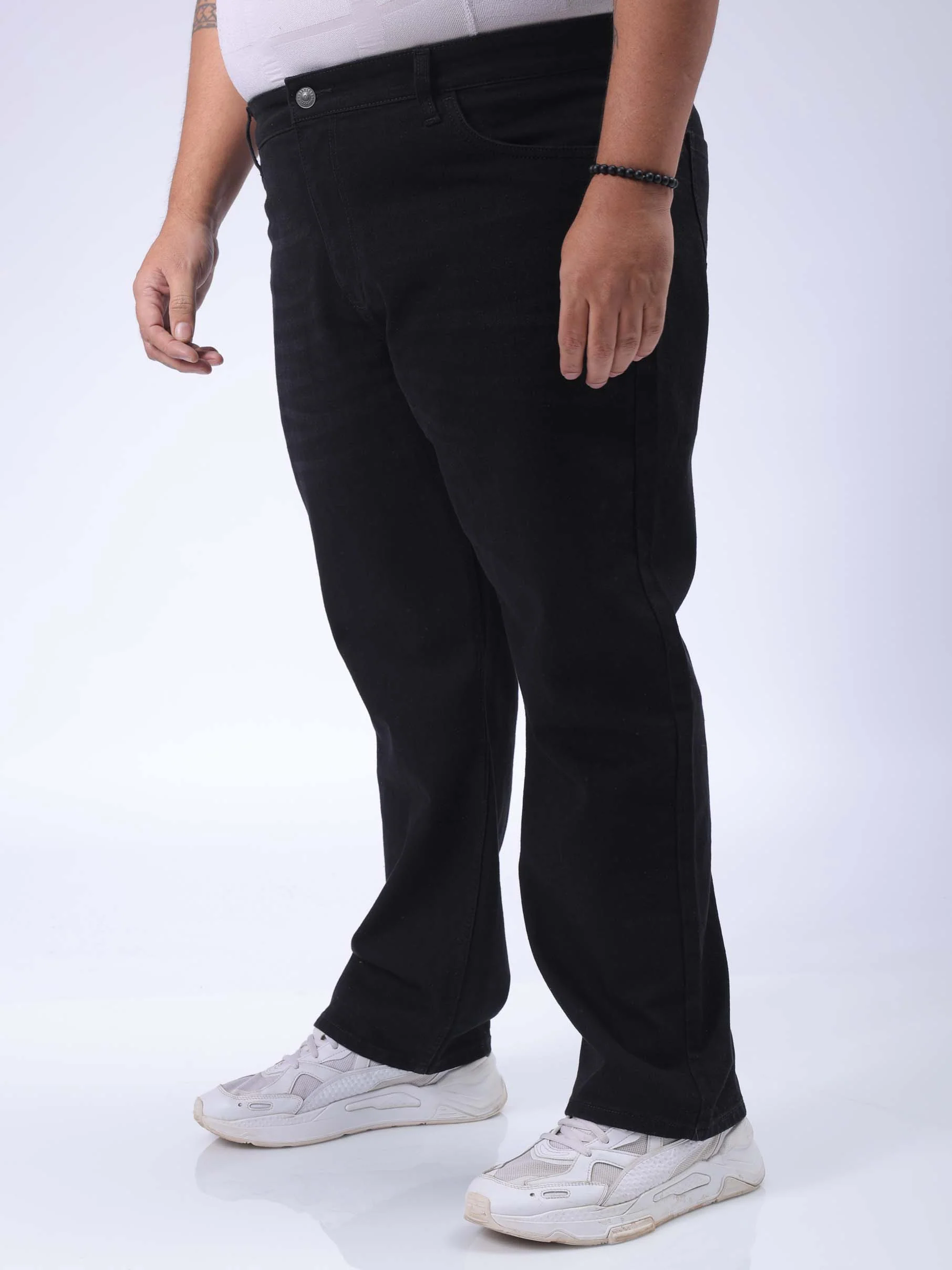 Men's Plus Size Black Vintage Straight Fit Solid Jeans - Image 3