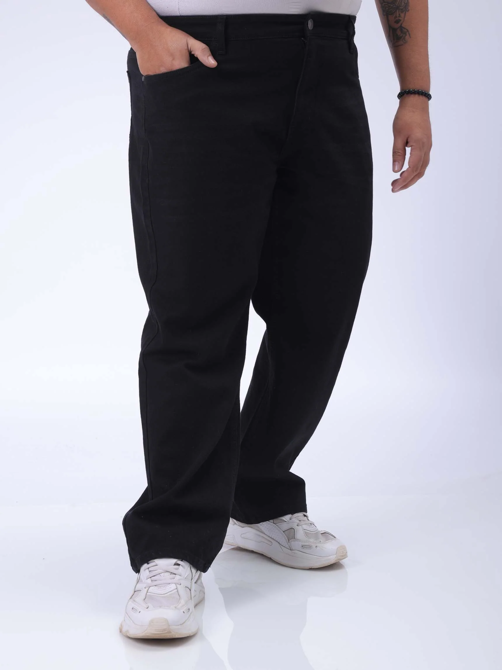 Men's Plus Size Black Vintage Straight Fit Solid Jeans - Image 4