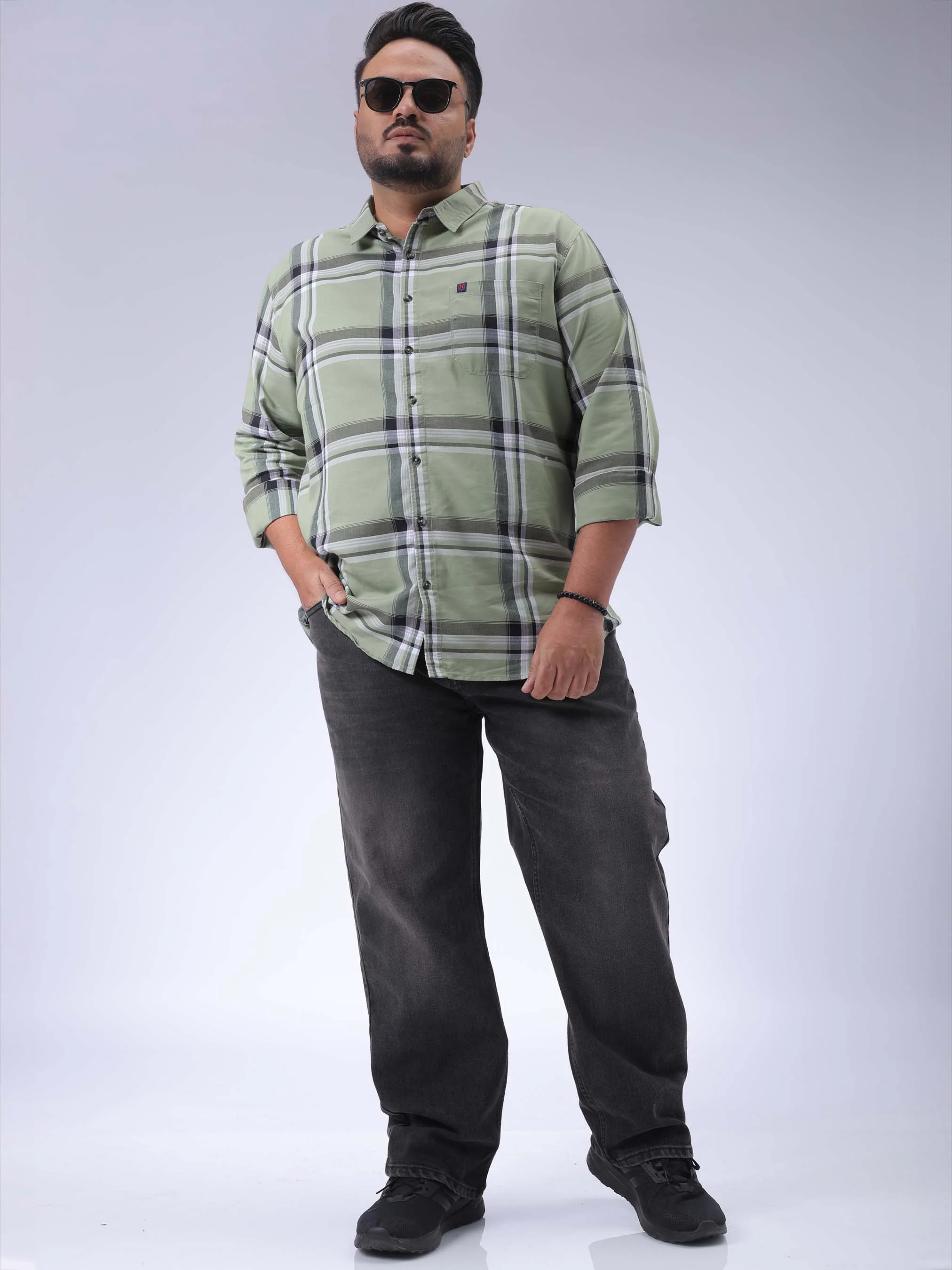 Men's Plus Size Black Vintage Straight Fit Solid Jeans - Image 2