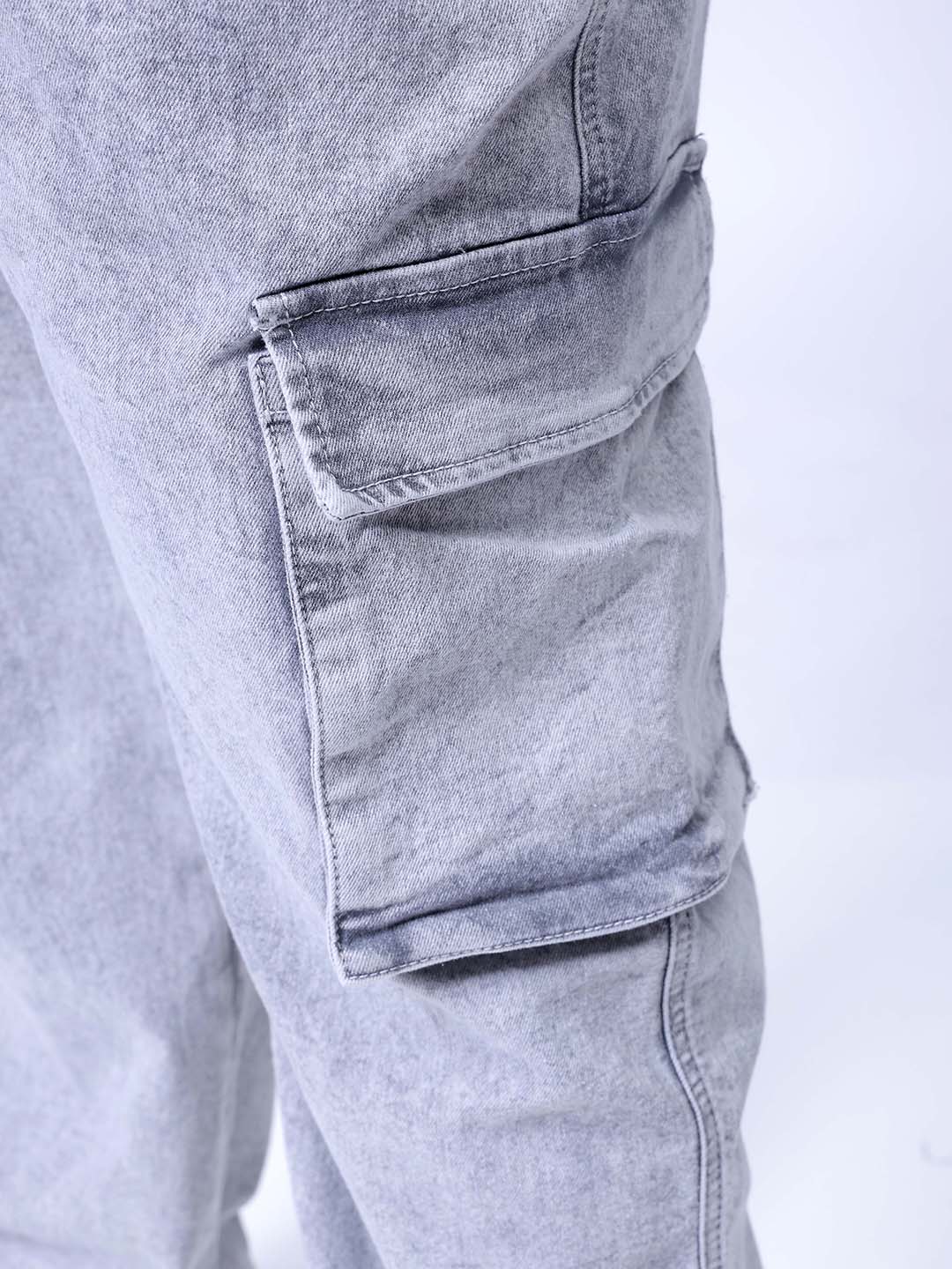 Men's Grey Relaxed Fit Casual Jeans - Image 8