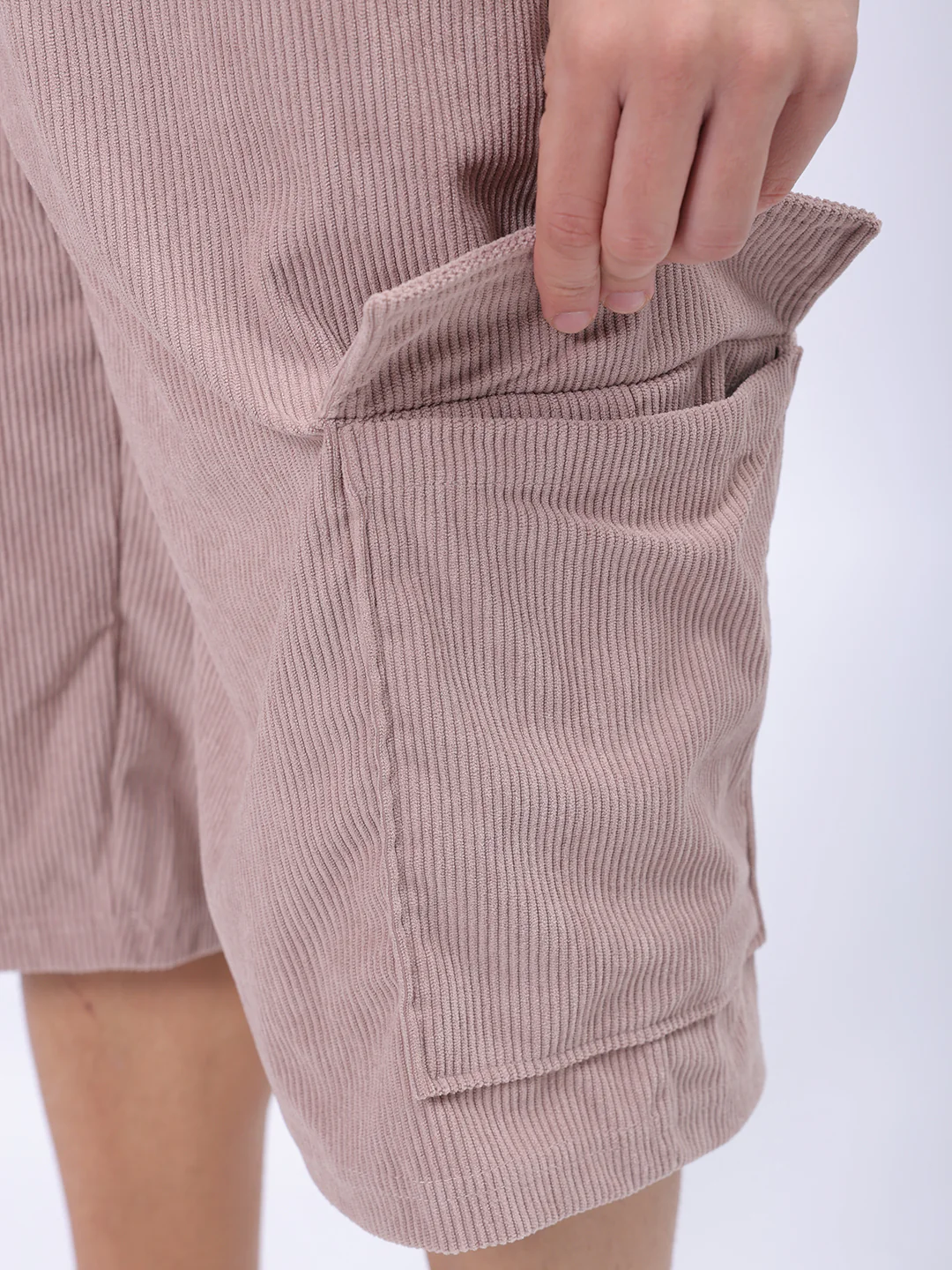 Men's Light Mauve Loose Fit Textured Utility Shorts - Image 8