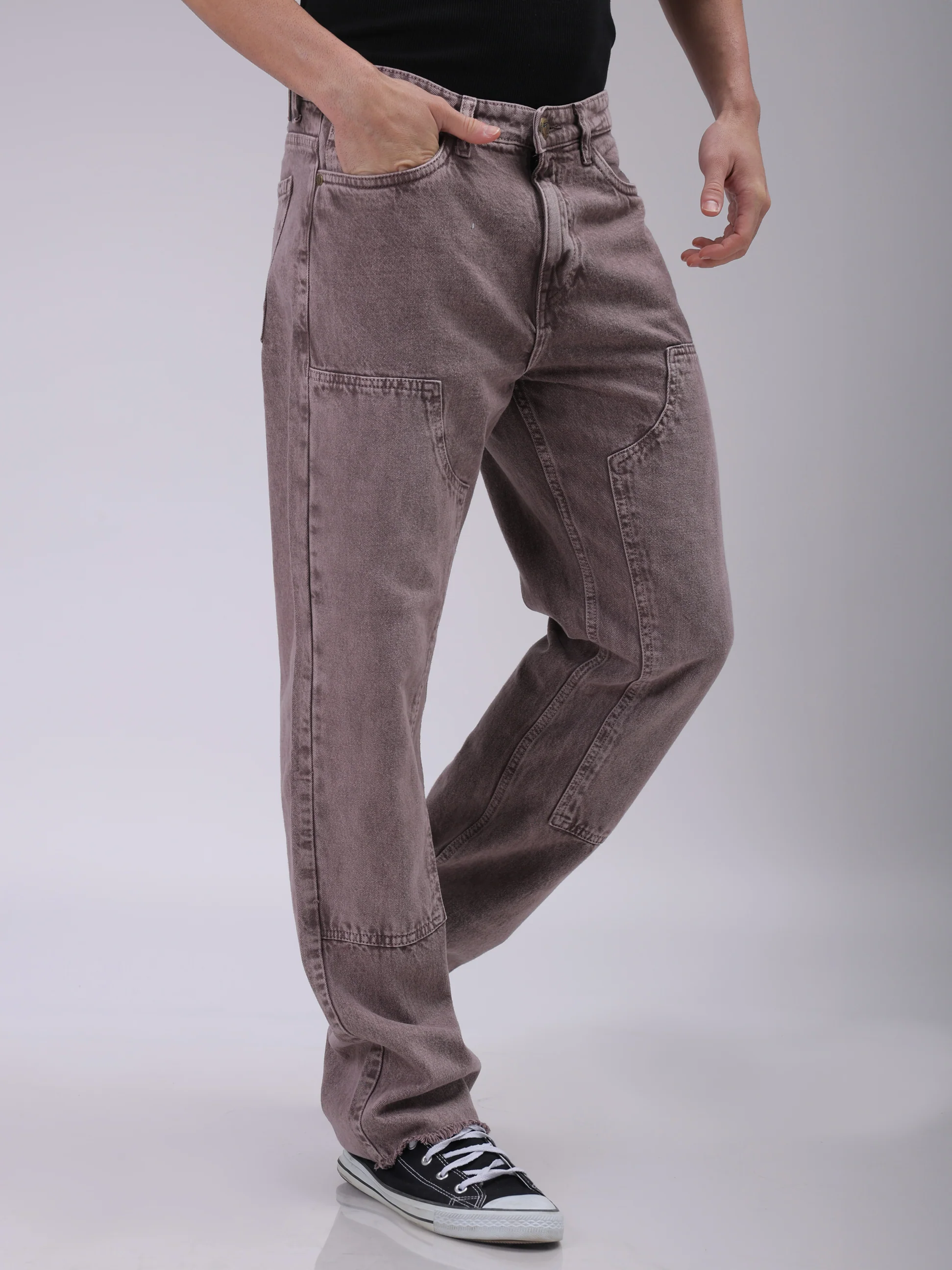 Men's Mauve Relaxed Fit Patched Casual Jeans - Image 4