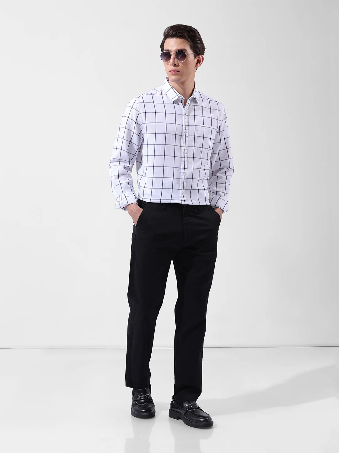 Men's Black Regular Fit Solid Casual Chinos - Image 5