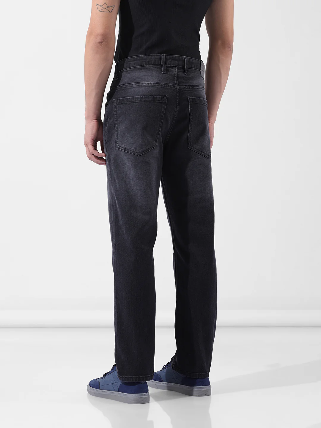 Men's Black Regular Fit Solid Casual Jeans - Image 4