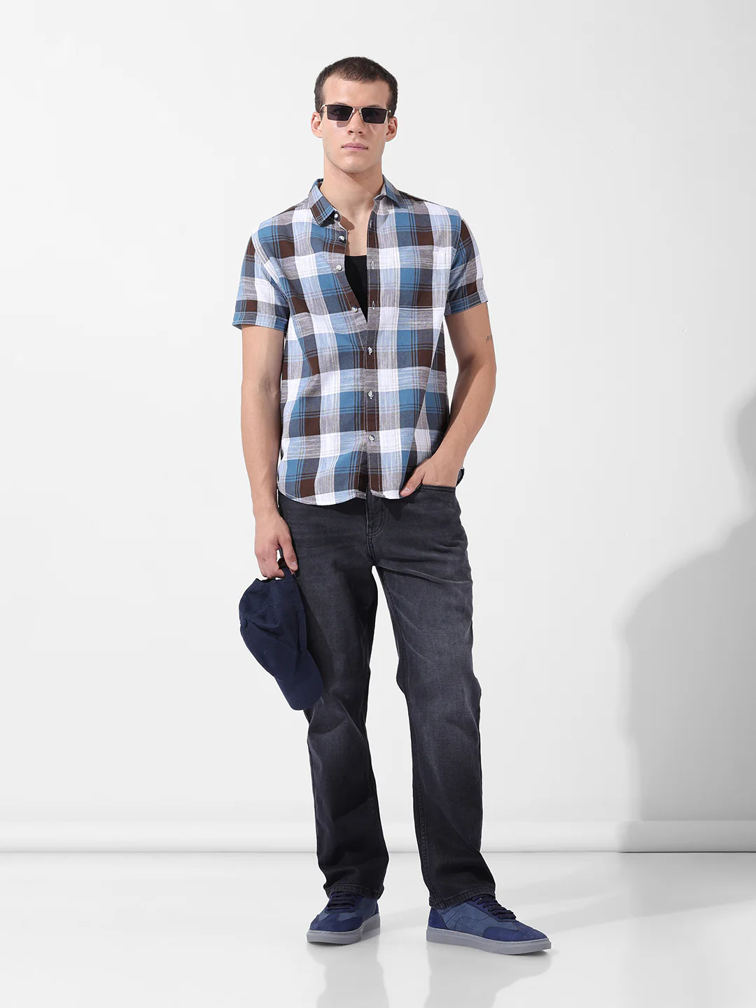 Men's Black Regular Fit Solid Casual Jeans - Image 6