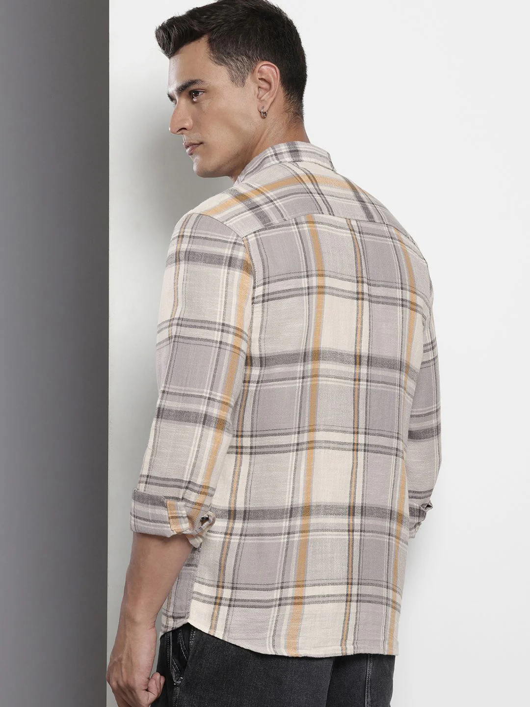 Men's Grey Regular Fit Checkered Casual Shirt - Image 4
