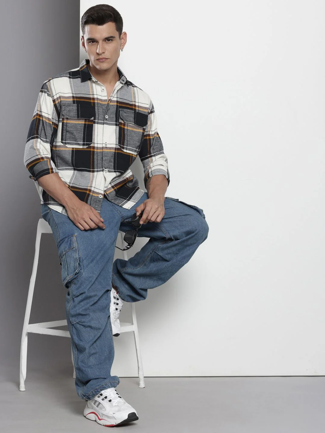 Men's Black Regular Fit Checked Casual Shirt - Image 5