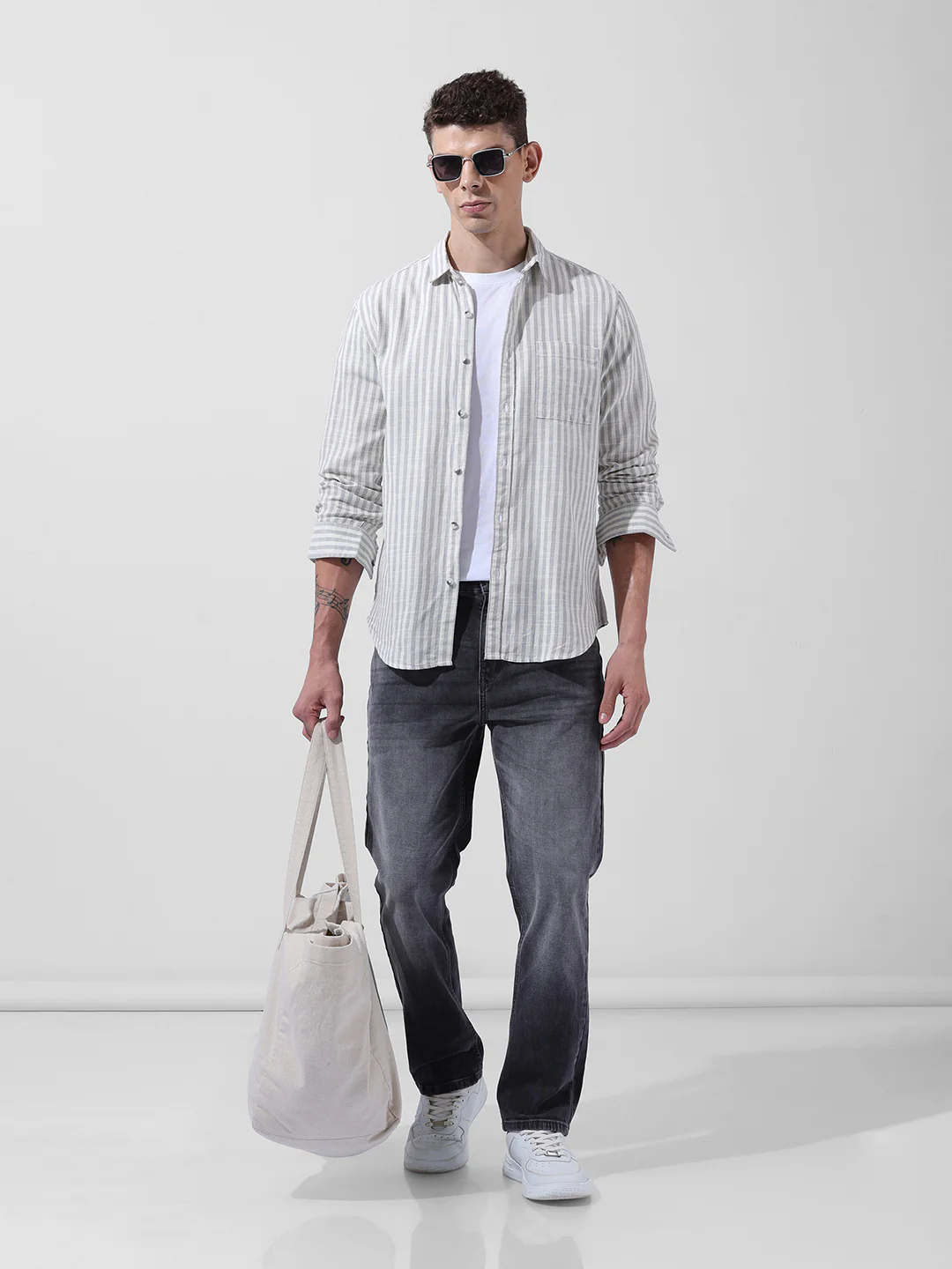 Men's Charcoal Grey Regular Fit Solid Casual Jeans - Image 6