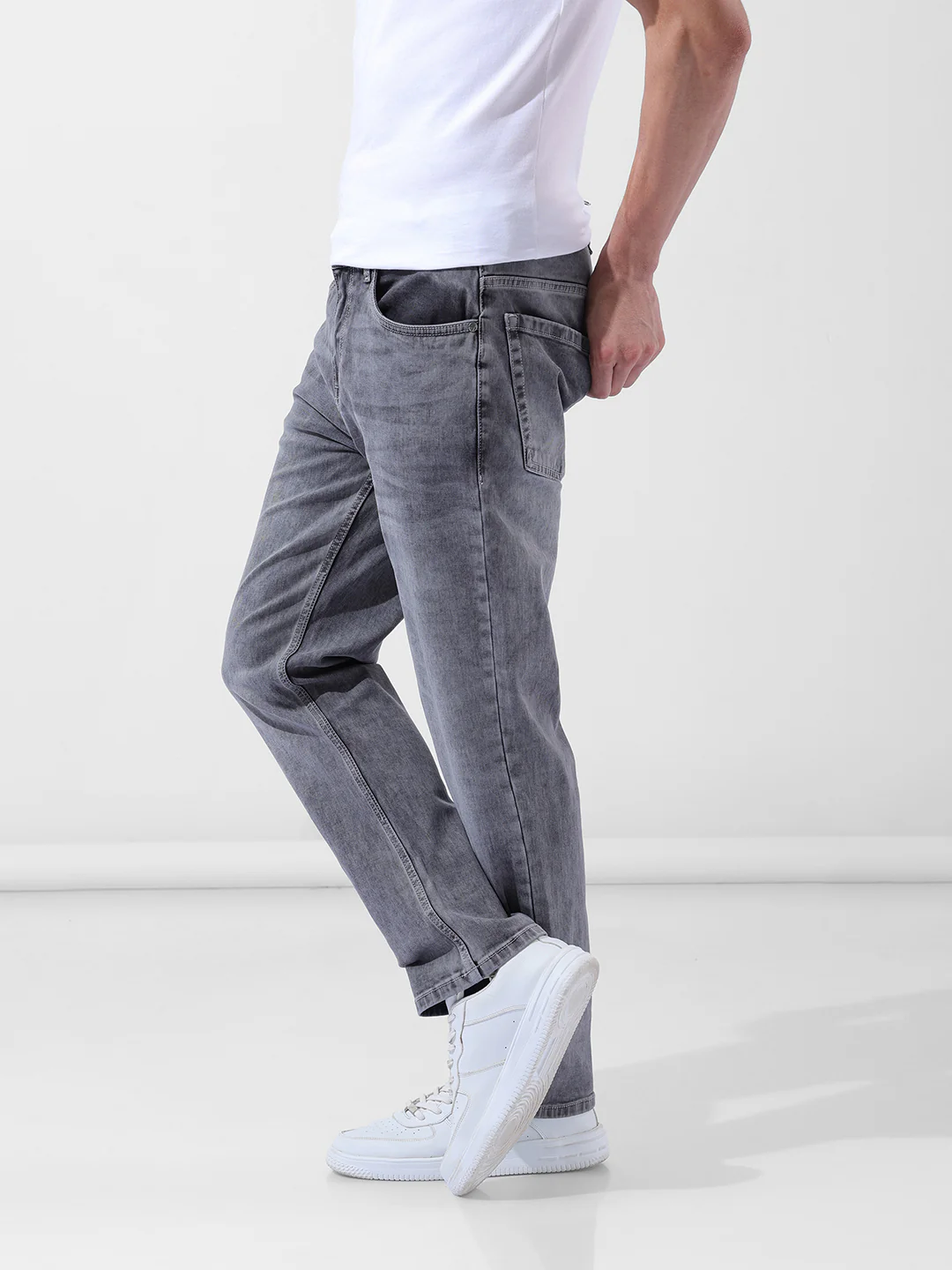 Men's Grey Regular Fit Solid Casual Jeans - Image 2
