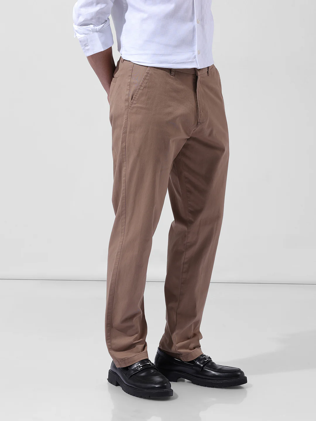 Men's Khaki Regular Fit Solid Casual Chinos - Image 3