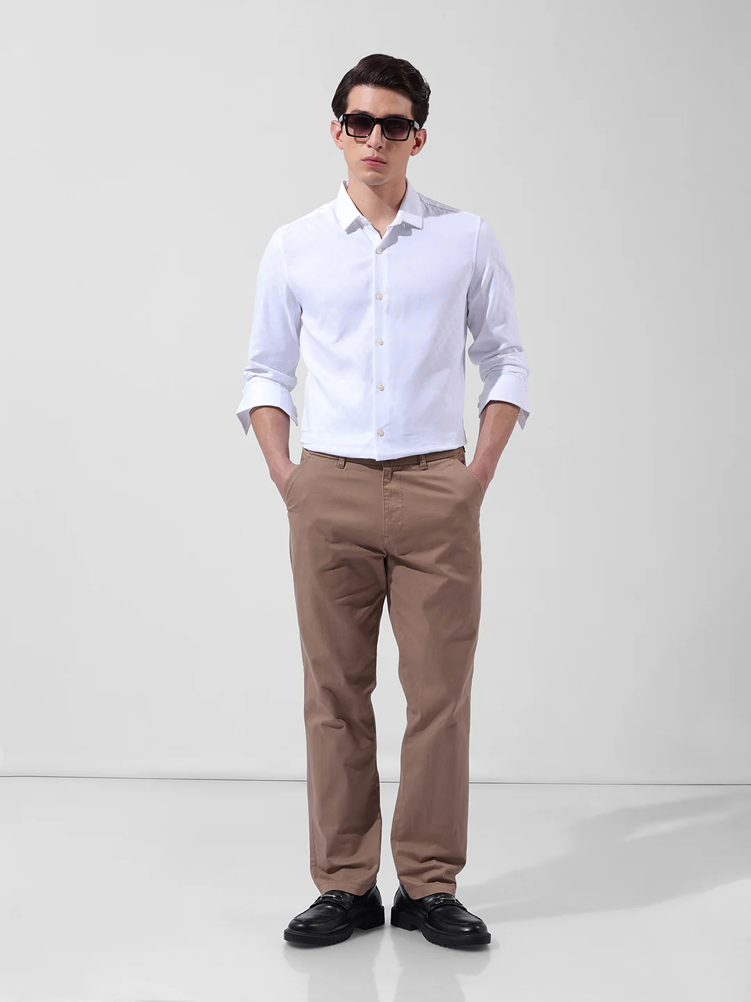 Men's Khaki Regular Fit Solid Casual Chinos - Image 5