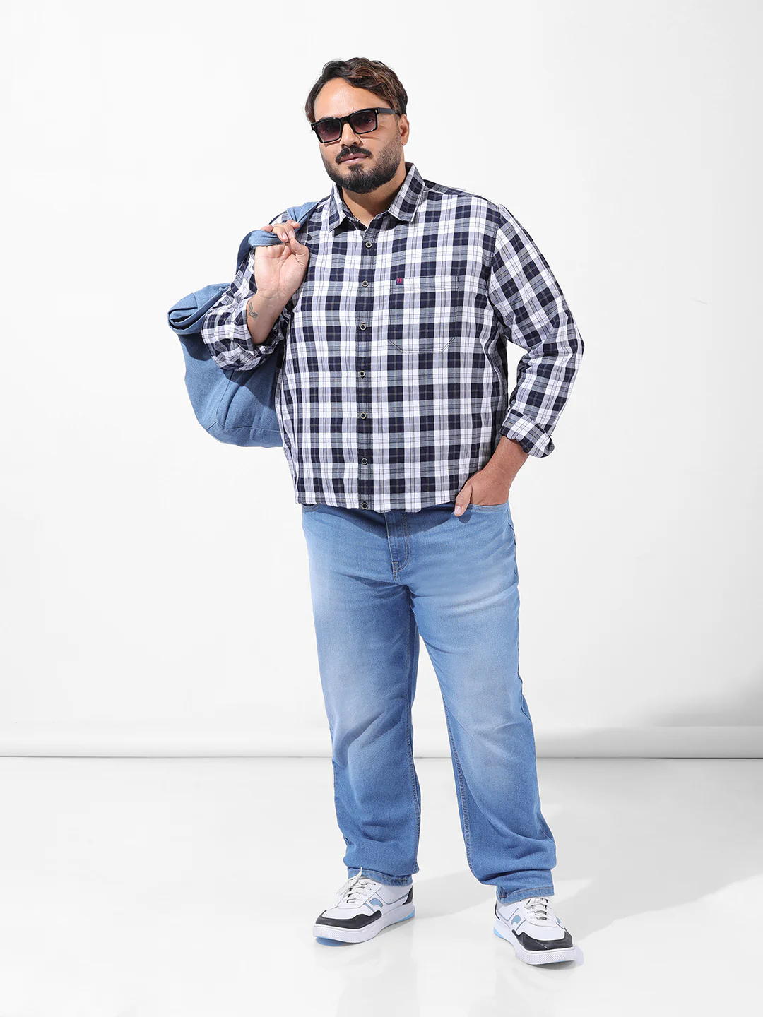 Men's Navy Blue Regular Fit Checked Casual Shirt - Image 8