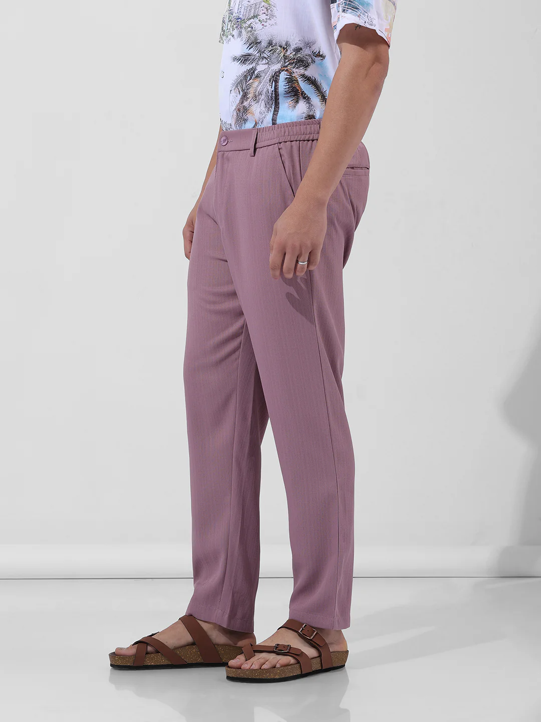Men's Mauve Regular Fit Solid Casual Trouser - Image 2