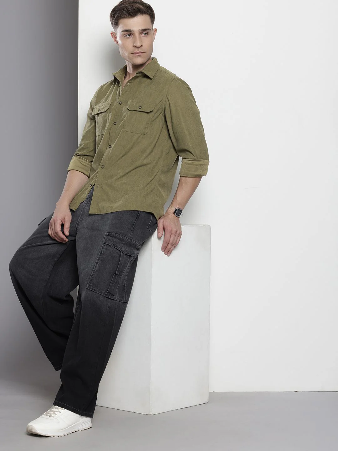 Men's Olive Regular Fit Solid Casual Shirt - Image 5