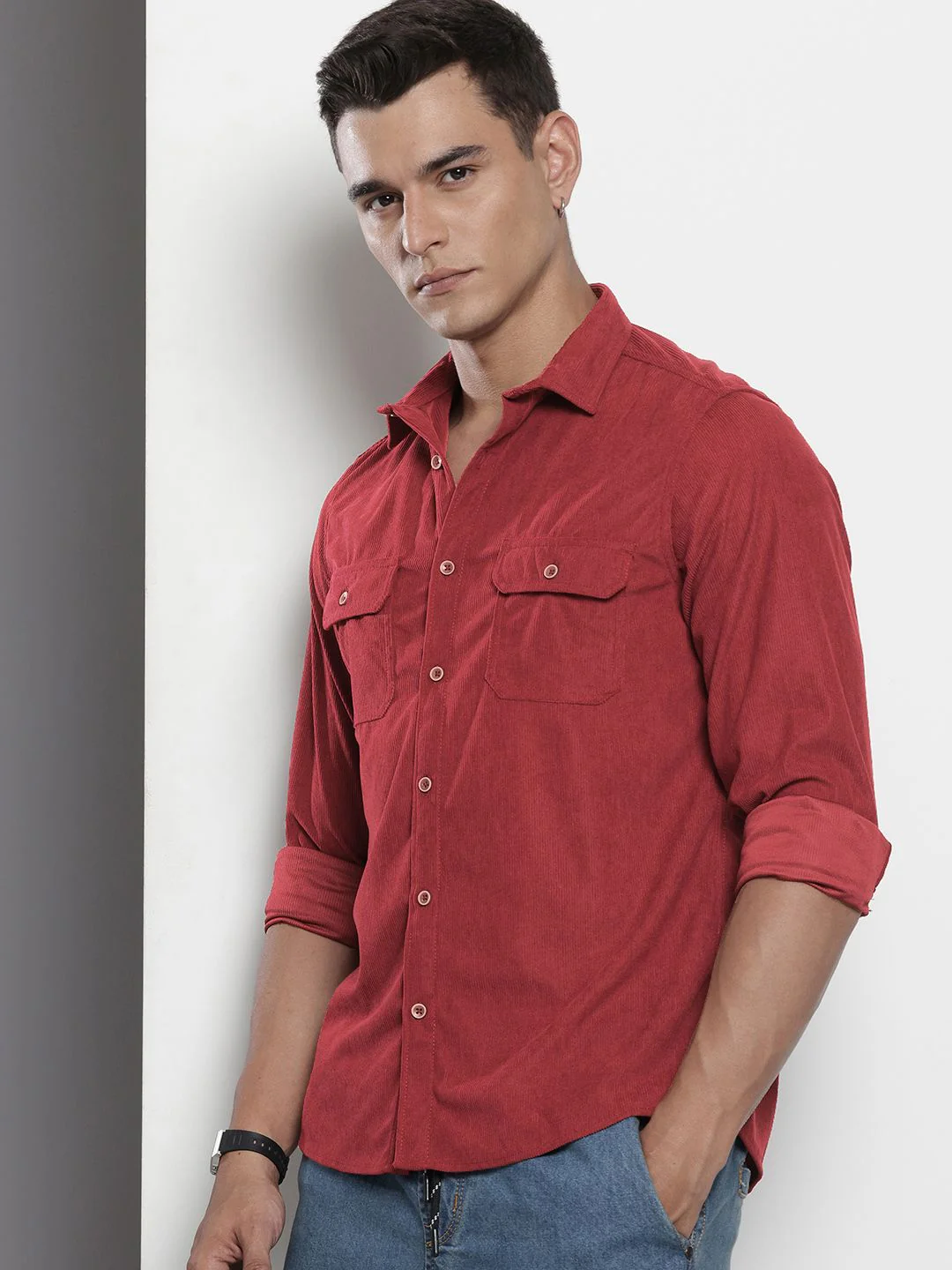 Men's Red Regular Fit Solid Casual Shirt - Image 2