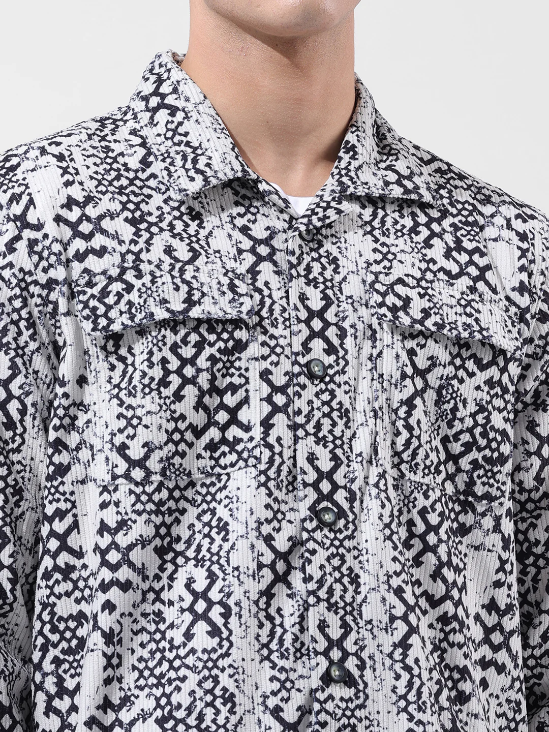Men's Off White Regular Fit Printed Casual Shirt - Image 3