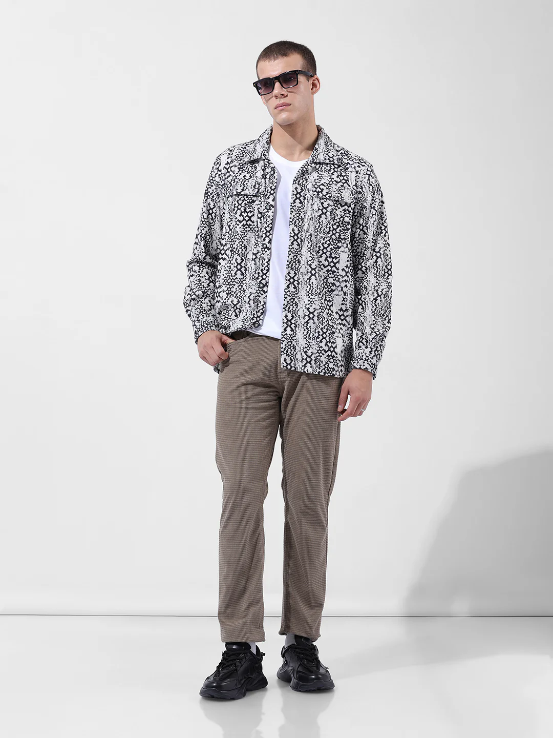 Men's Off White Regular Fit Printed Casual Shirt - Image 9