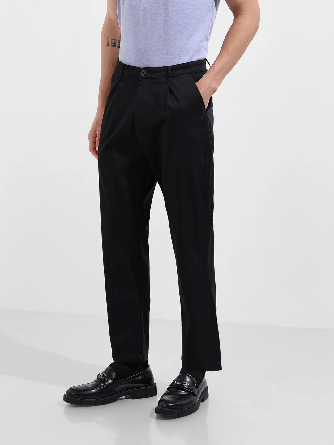 Men's Black Relaxed Fit Solid Casual Chinos - Image 3