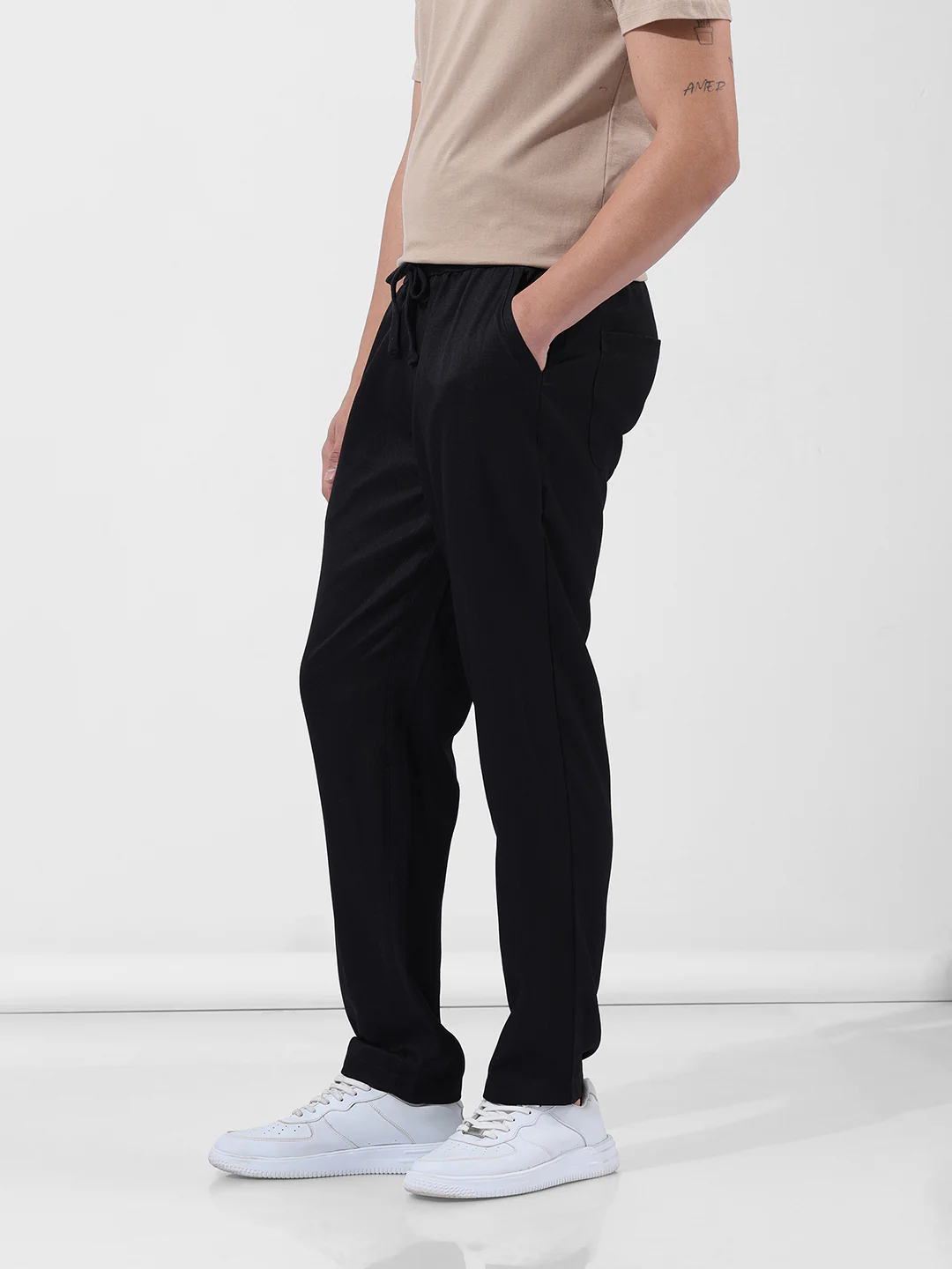 Men's Black Relaxed Fit Solid Casual Trouser - Image 2