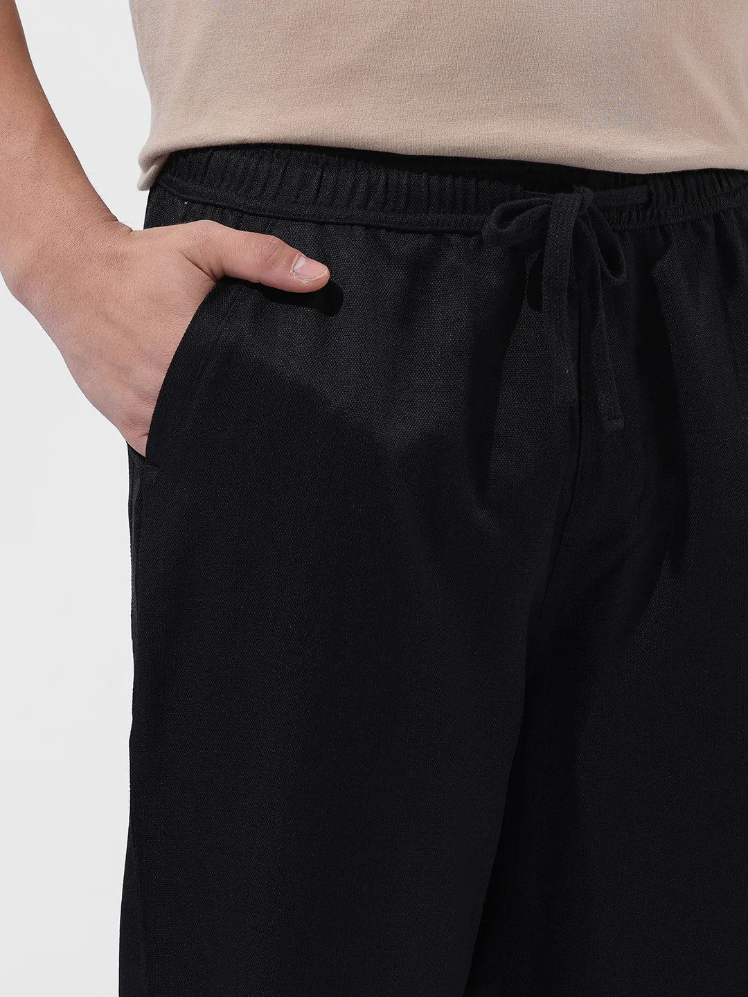 Men's Black Relaxed Fit Solid Casual Trouser - Image 4