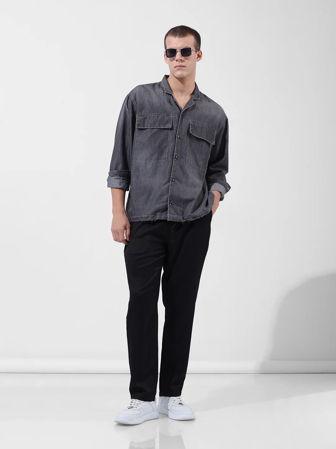 Men's Black Relaxed Fit Solid Casual Trouser - Image 5
