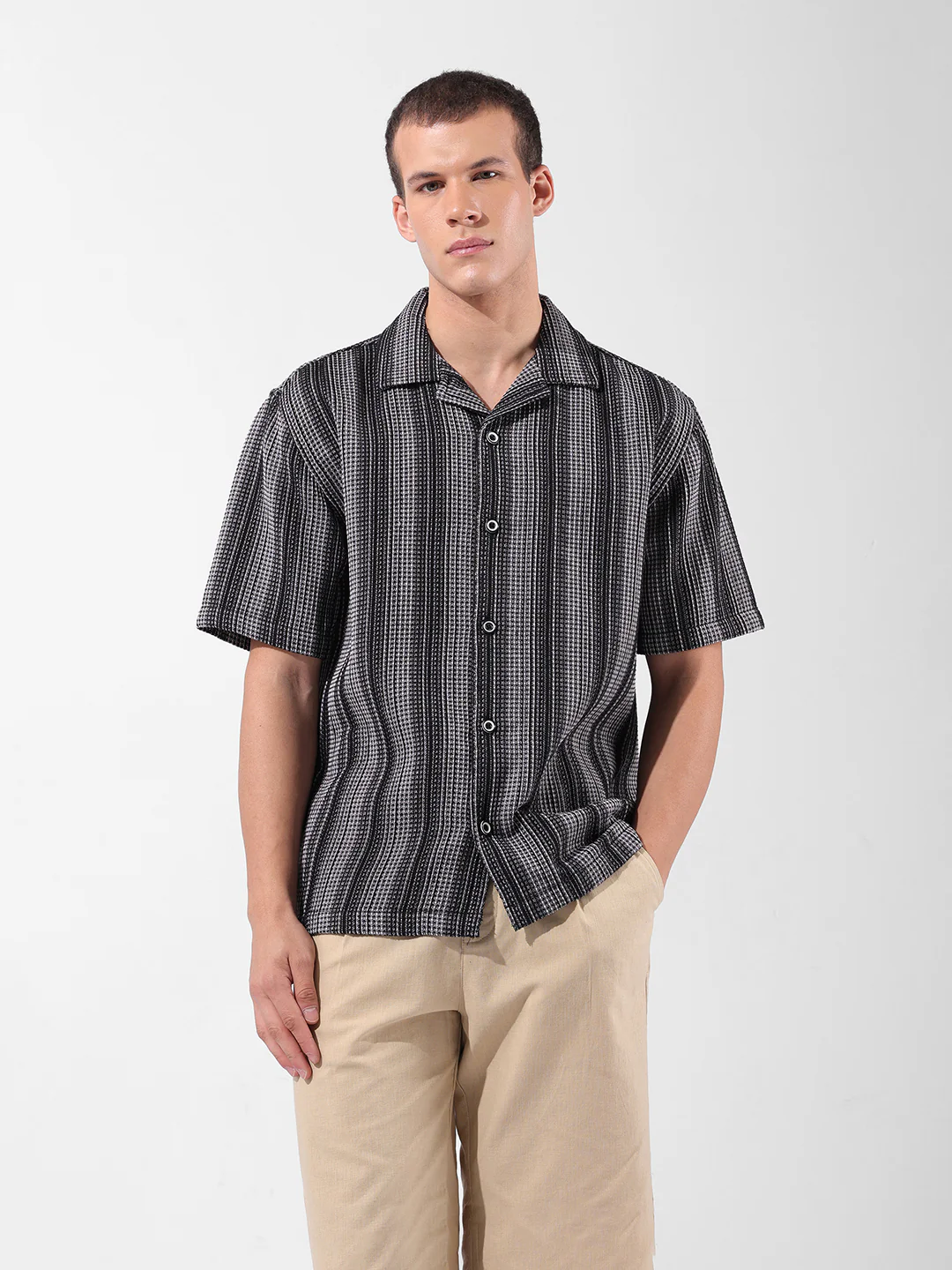 Men's Black Relaxed Fit Checked Resort Wear Shirt - Image 7