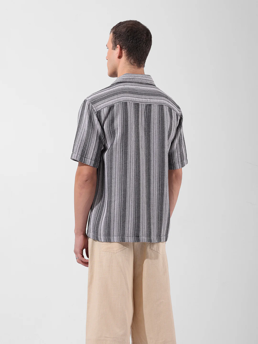 Men's Grey Relaxed Fit Checked Resort Wear Shirt - Image 4