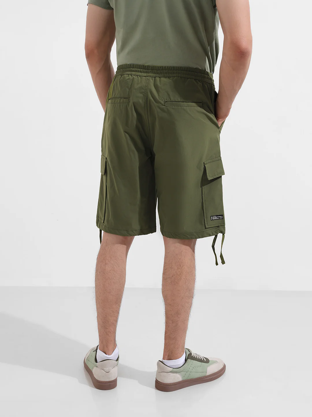 Men's Green Relaxed Fit Textured Utility Shorts - Image 5