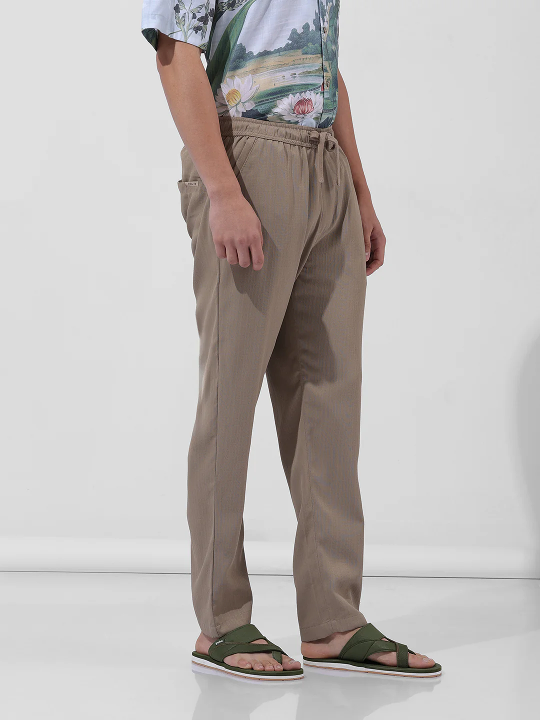 Men's Elmwood Relaxed Fit Solid Casual Trouser - Image 3