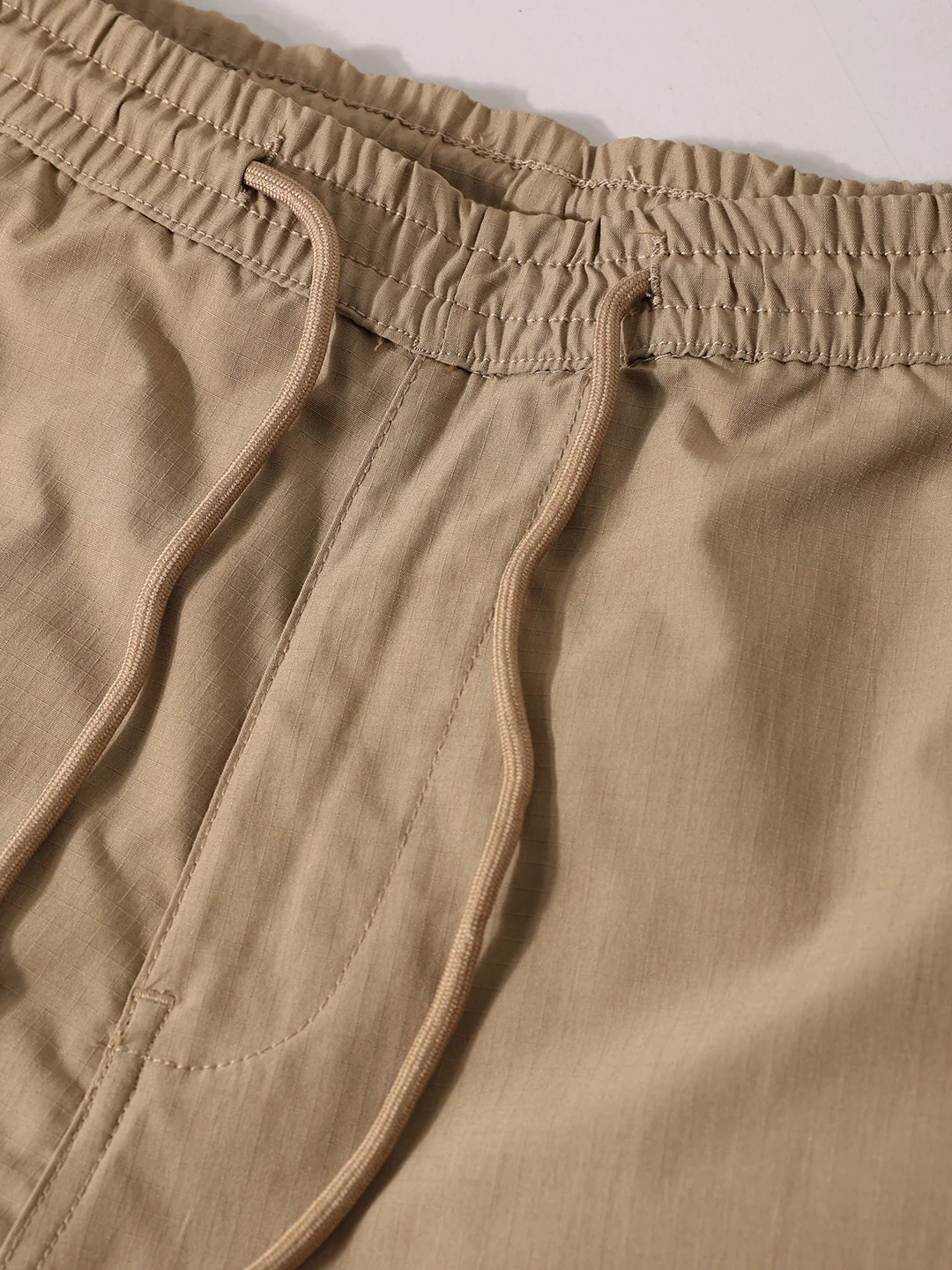 Men's Khaki Relaxed Fit Textured Utility Shorts - Image 6