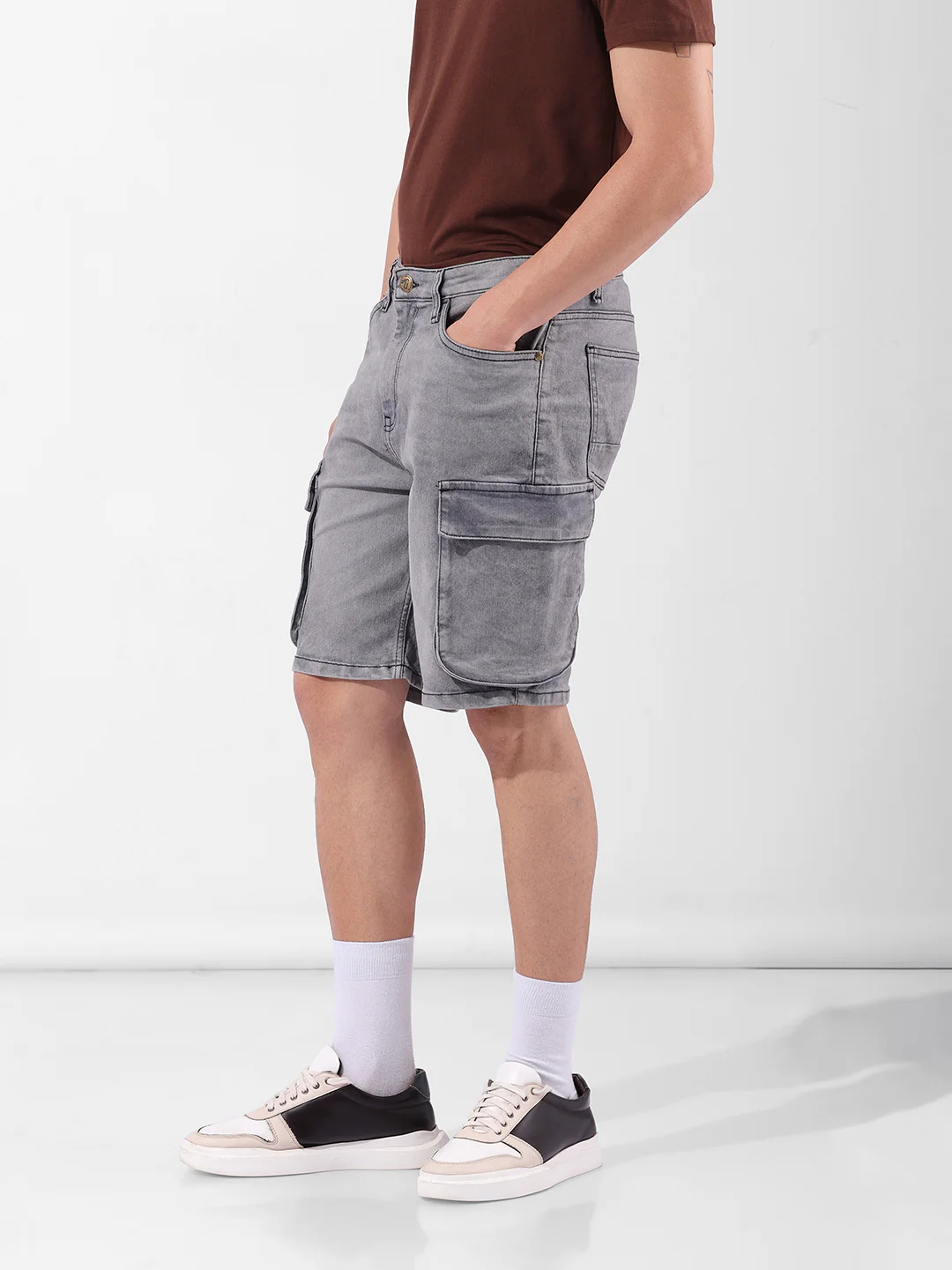 Men's Grey Relaxed Fit Printed Utility Shorts - Image 2