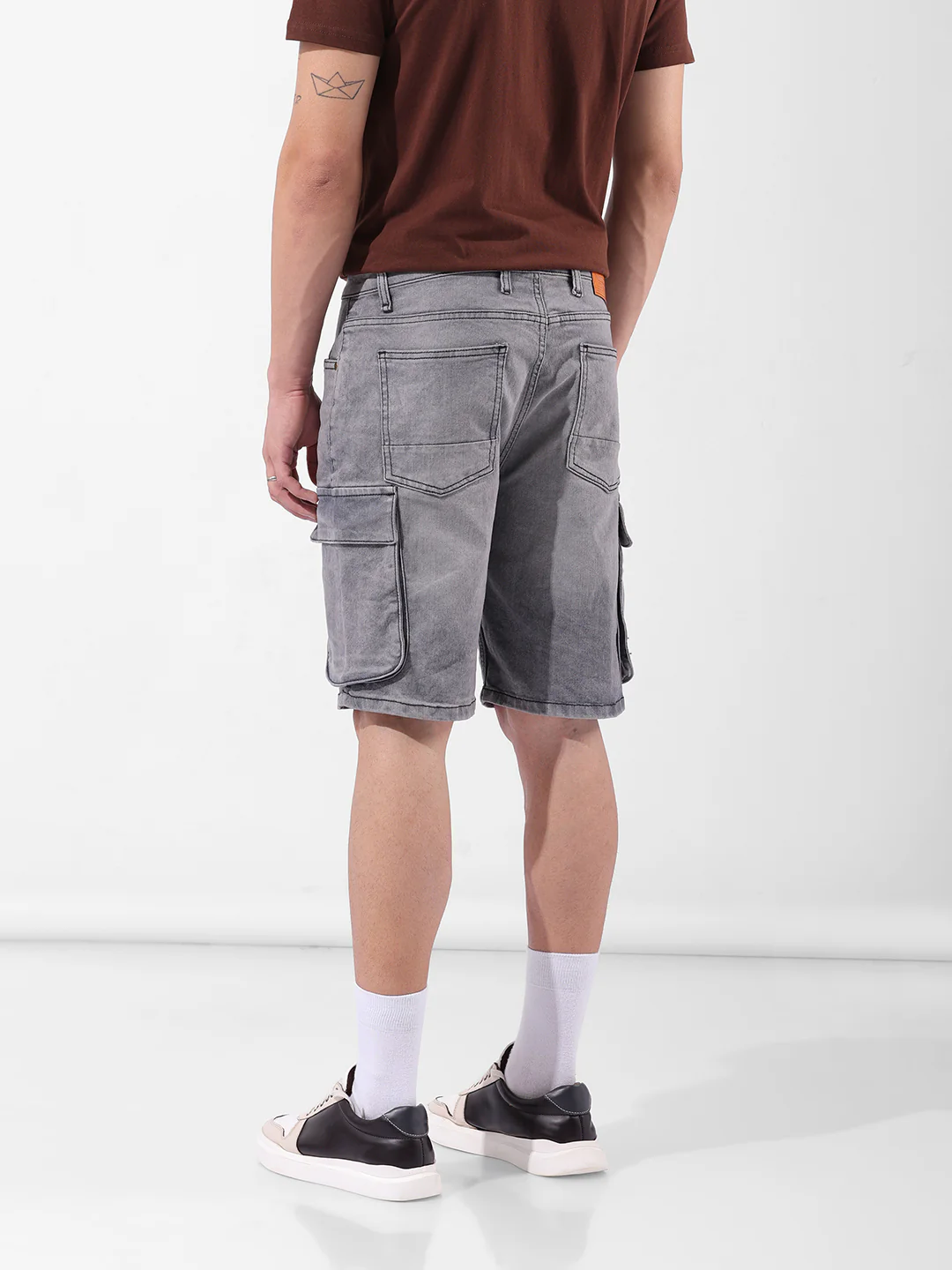 Men's Grey Relaxed Fit Printed Utility Shorts - Image 4