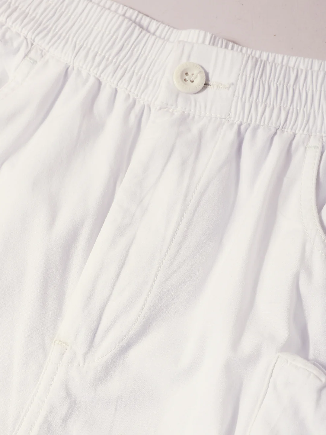 Men's White Relaxed Fit Utility Shorts - Image 7