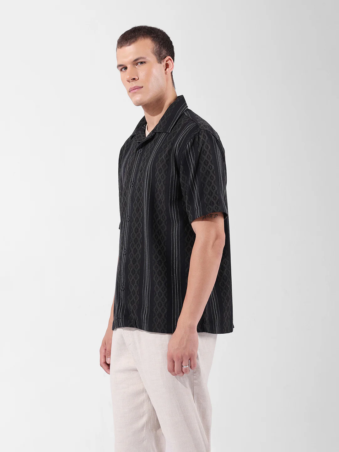 Men's Black Relaxed Fit Striped Resort Wear Shirt - Image 3