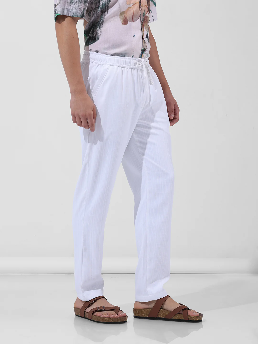 Men's White Relaxed Fit Solid Casual Trouser - Image 3