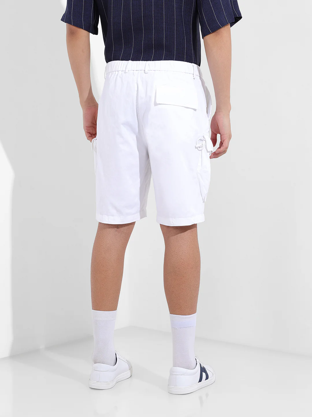 Men's White Relaxed Fit Solid Utility Shorts - Image 4