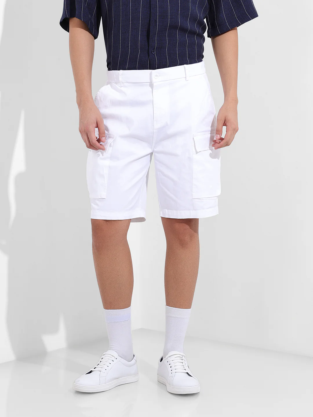 Men's White Relaxed Fit Solid Utility Shorts - Image 6