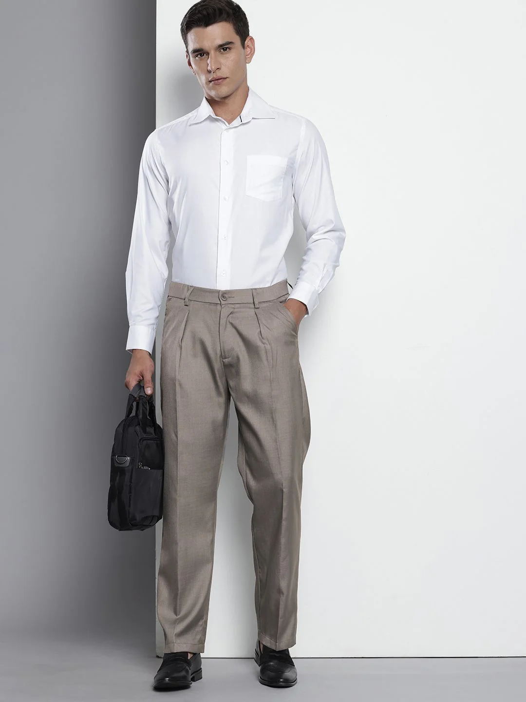 Men's Grey Relaxed Fit Textured Formal Trouser - Image 3