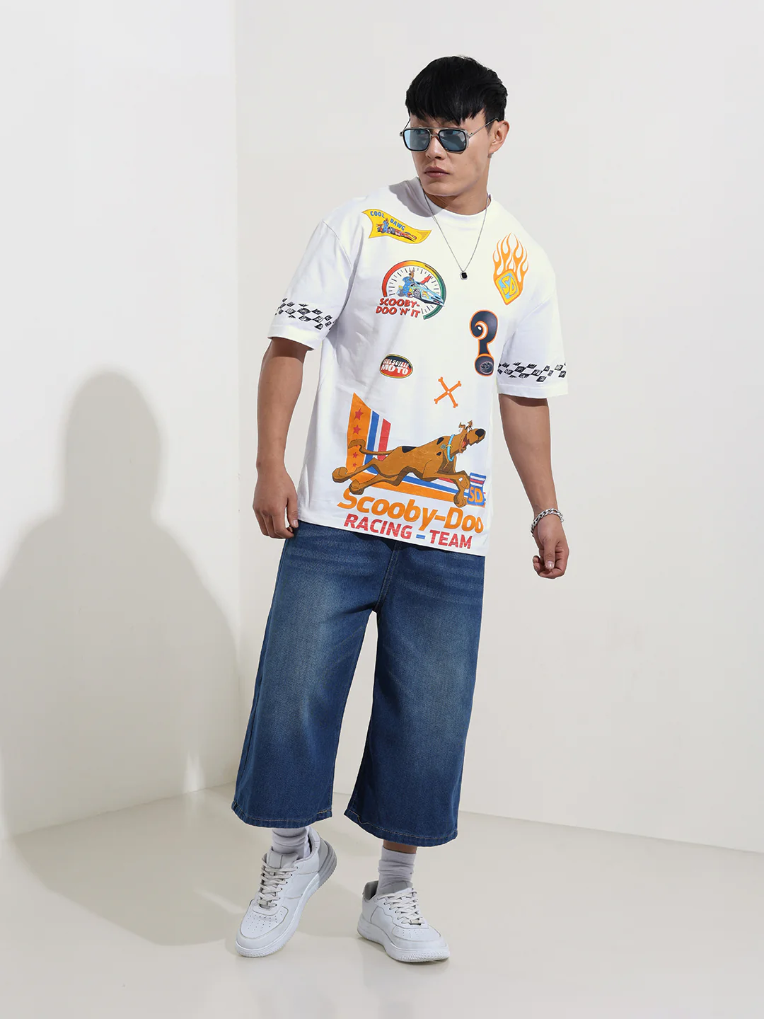 Men's White Boxy Fit Character Scooby-Doo Printed Crew Neck T-Shirt - Image 2