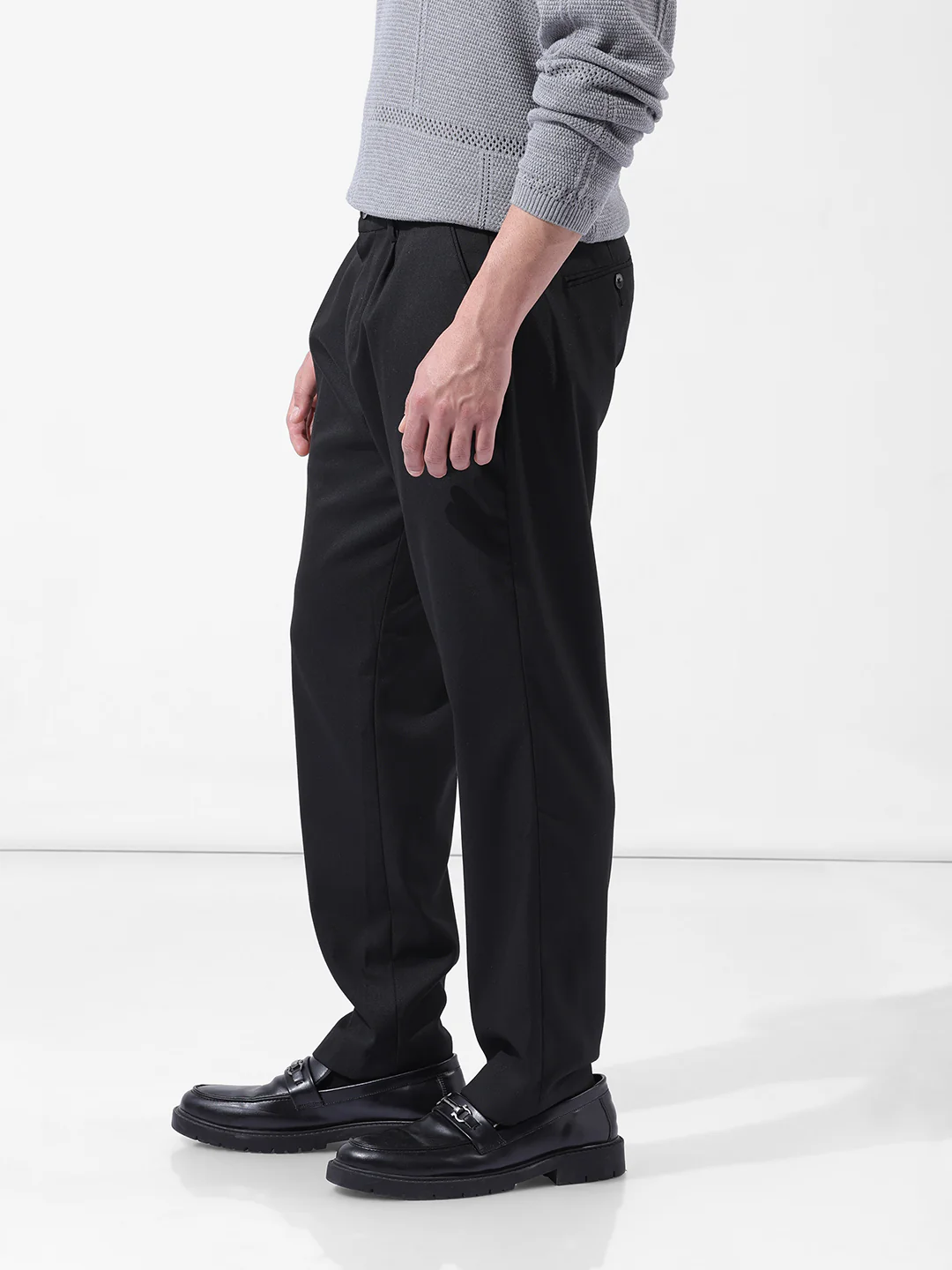 Men's Black Slim Fit Solid Casual Trouser - Image 2