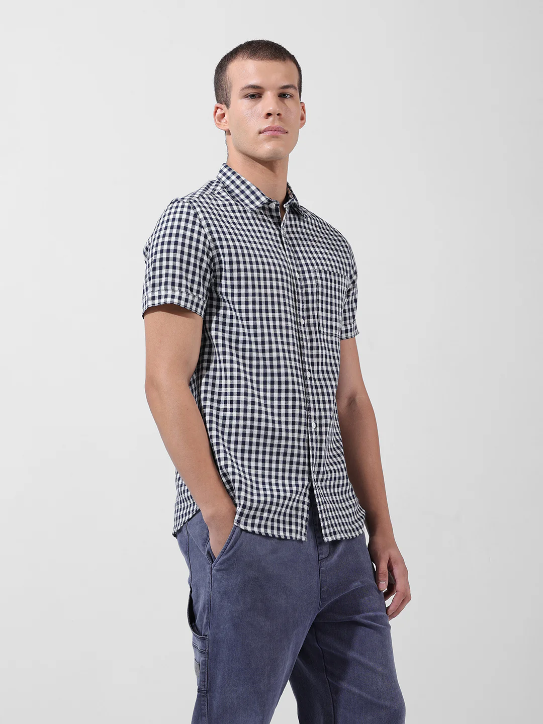 Men's Navy Blue Slim Fit Checked Casual Shirt - Image 2