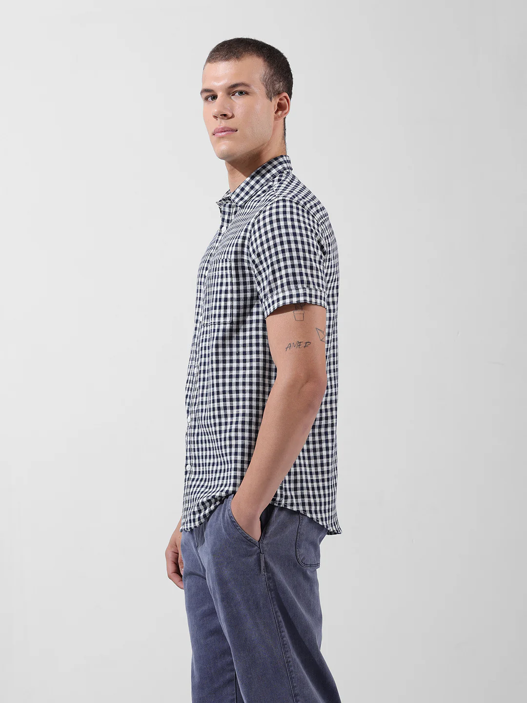 Men's Navy Blue Slim Fit Checked Casual Shirt - Image 4