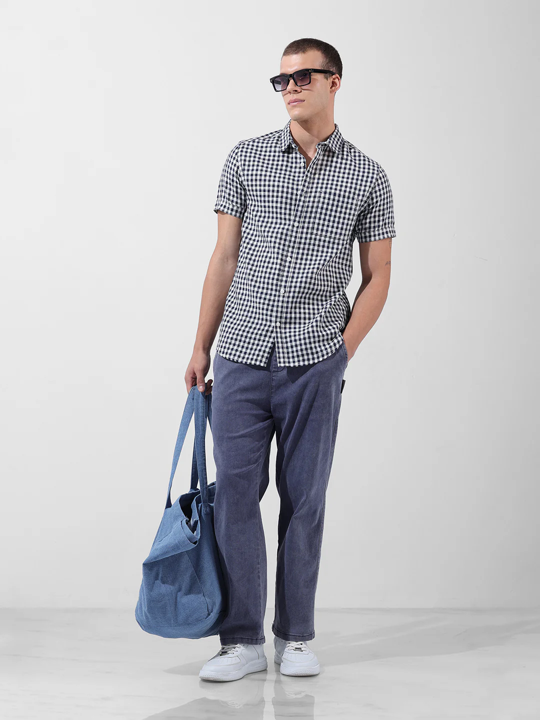 Men's Navy Blue Slim Fit Checked Casual Shirt - Image 8